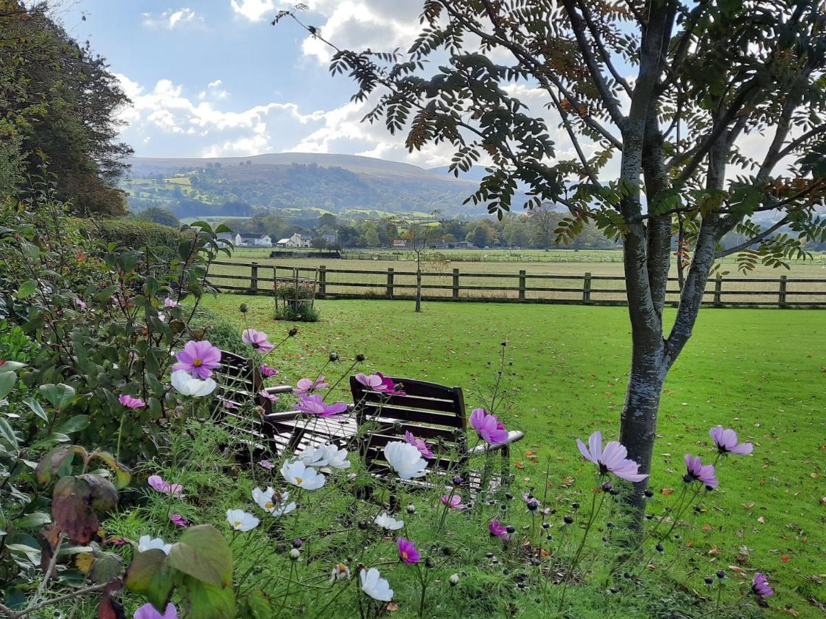 The Lodge Brecon B&B Eksteriør bilde